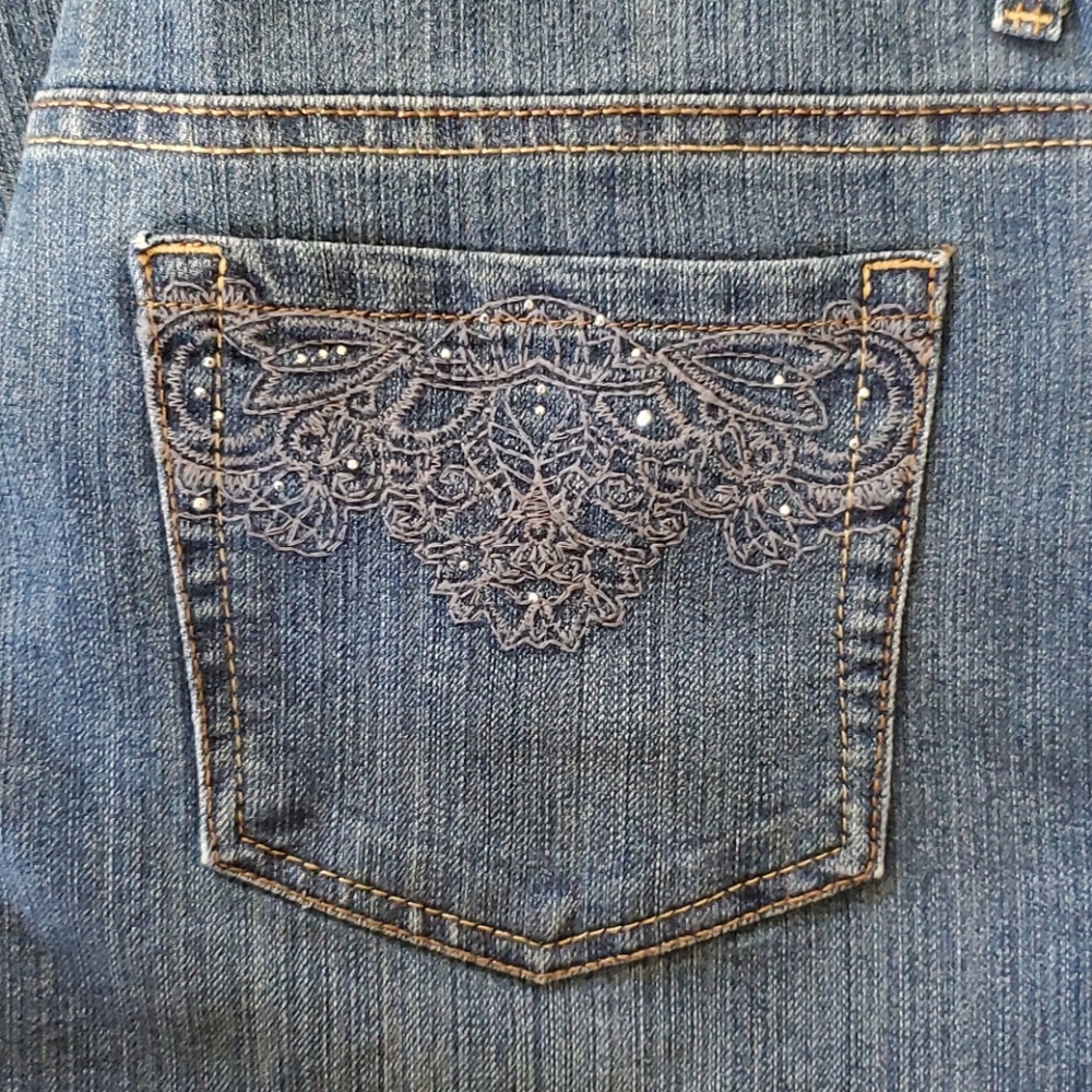 Capris - Picture 2 of 7